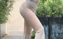 嗯啊H客厅HH青梅H涨奶视频